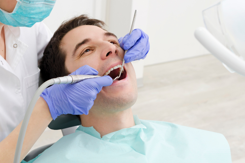 Limpieza dental en El Puerto de Santa María: beneficios para tu salud bucal