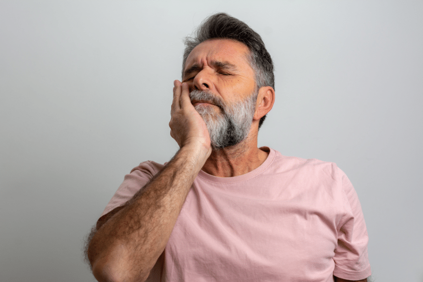 ¿Qué hacer si me duele un diente? Causas y cuándo acudir al dentista